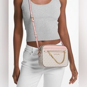 MICHAEL KORS Large Logo Blush and Cream Crossbody Bag. NEW with tags. 🔥